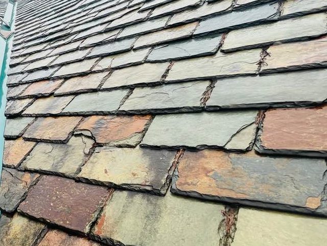 糸島市で経年劣化の症状が目立つ天然スレート