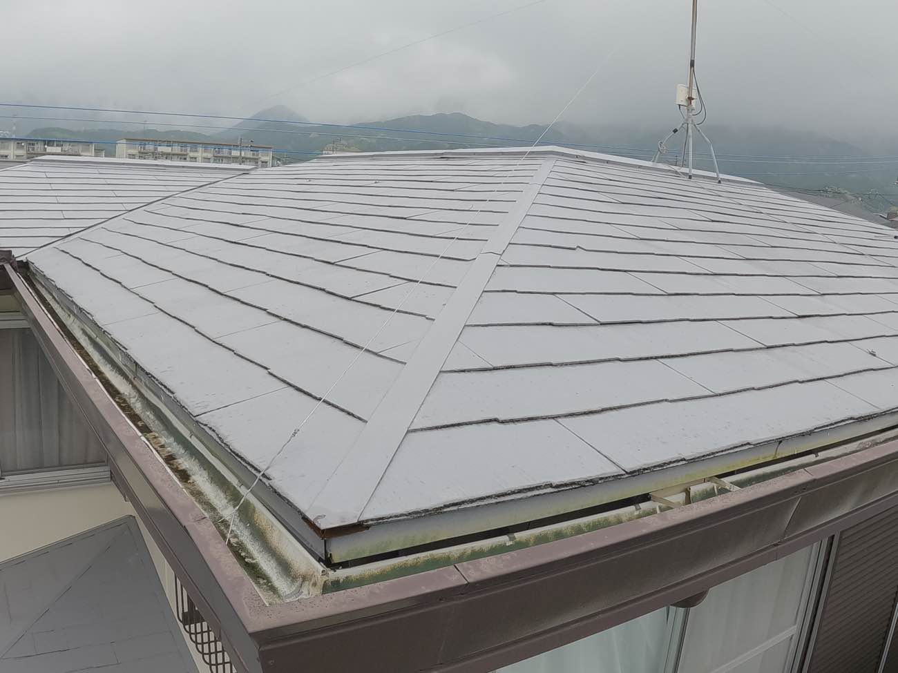 スレート屋根の色褪せ