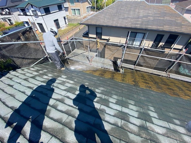 糸島市の屋根カバー工法、高圧洗浄