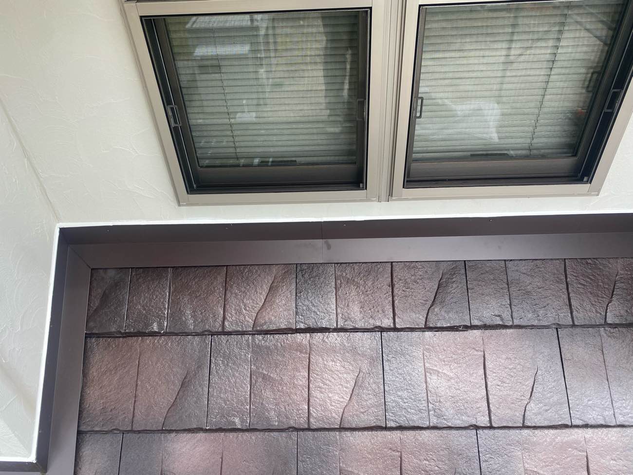 糸島市物件の屋根葺き替え工事、ルーガ鉄平使用