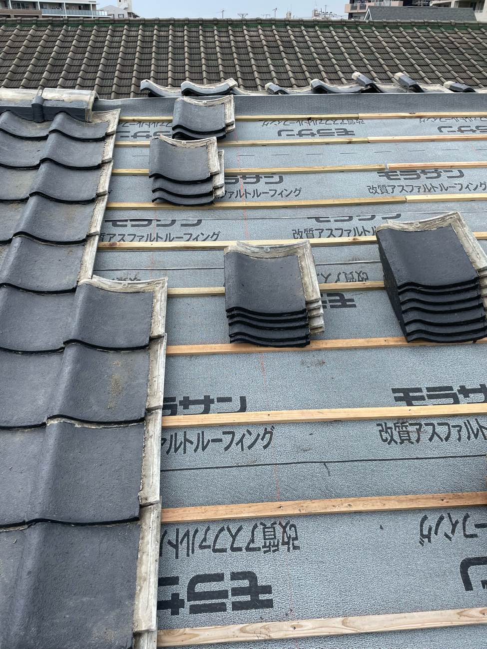 福岡市博多区の雨漏り工事、瓦の復旧