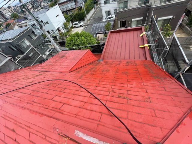 福岡市城南区の屋根カバー工事での高圧水洗浄