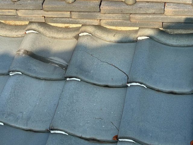 福岡市中央区のひび割れが見つかった瓦屋根