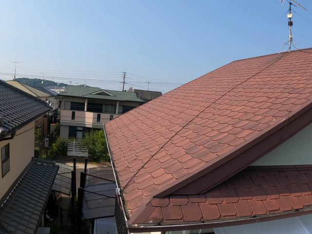 福岡市博多区の調査で黒ずみが見つかった屋根