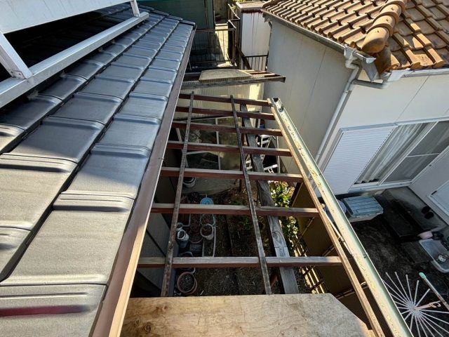 太宰府市で古い波板を撤去したところ