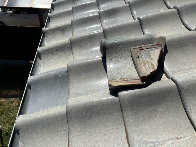 福岡市東区の台風で割れた瓦