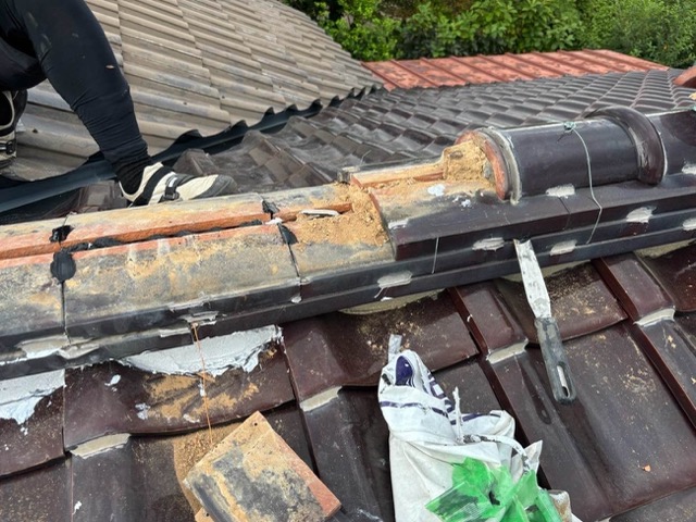 棟瓦の復旧