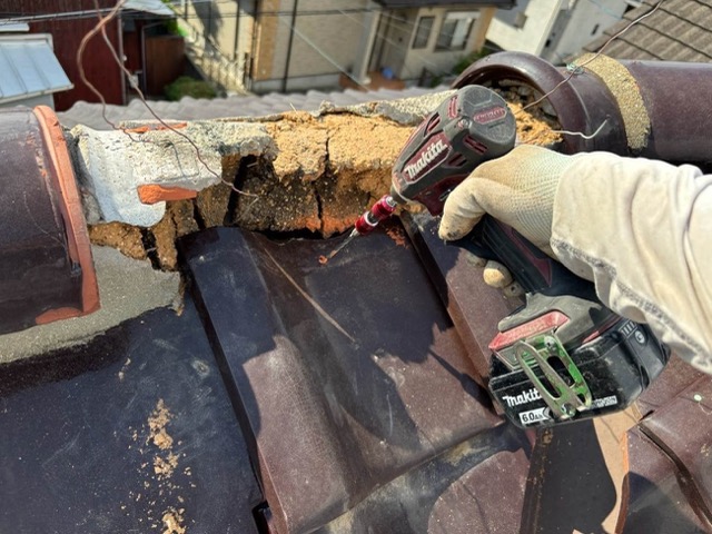 福岡市南区の屋根工事、瓦の固定