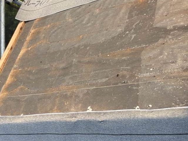 福岡市博多区の屋根工事でルーフィングを敷く前の屋根の下地