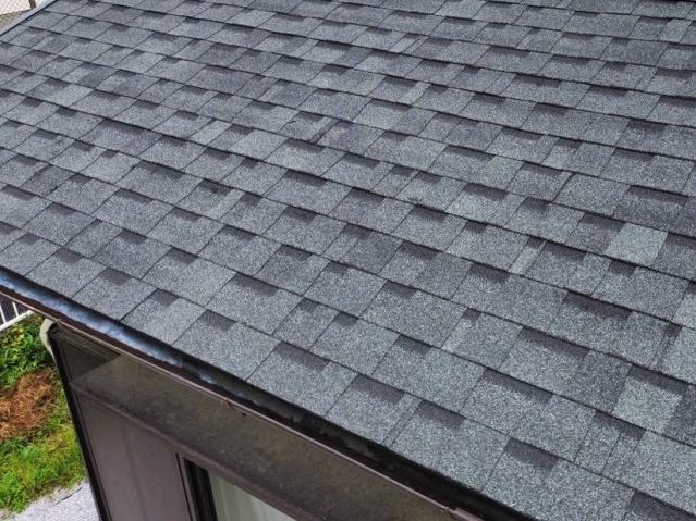 宇美町でのカバー工事で出来上がったオークリッジスーパーの屋根