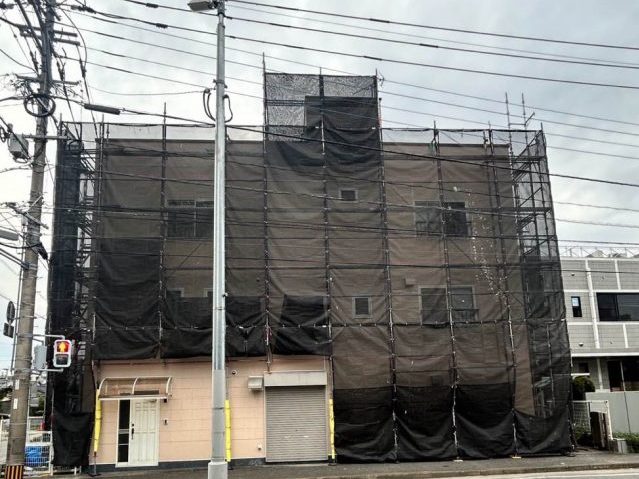 糸島市で外壁塗装のための足場の仮設