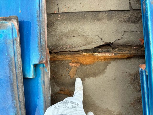 福岡市博多区の防水シートにできた雨染み