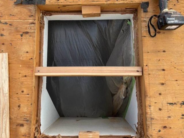 福岡市城南区で天窓を撤去した屋根の開口部