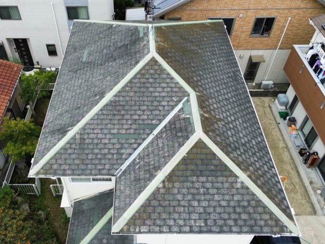 福岡市中央区の見た目の劣化が著しいコロニアルの屋根