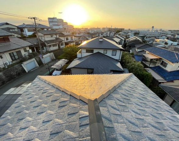 福岡市東区のルーガ鉄平を使用した屋根の葺き替え完了