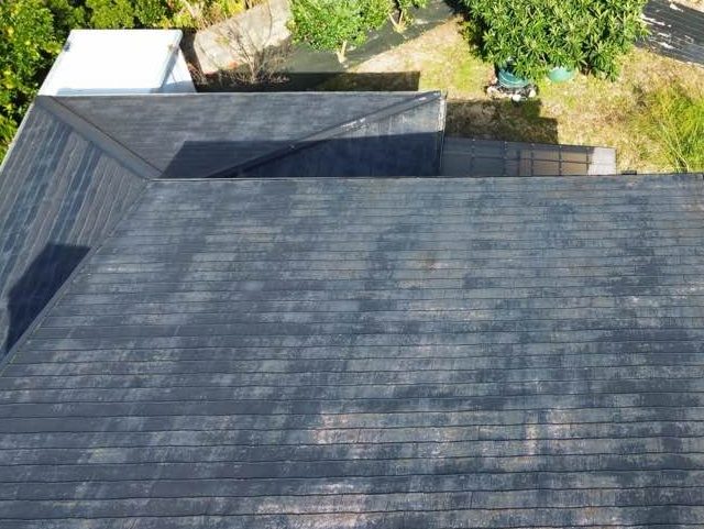 大野城市の経年劣化が目立つ屋根のスレート