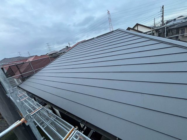 福岡市城南区のスーパーガルテクトで葺き替えた屋根