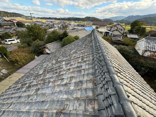 糸島市で雨漏りした古い瓦屋根