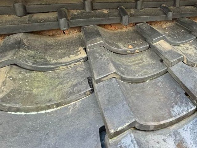 糸島市の劣化の激しい瓦屋根