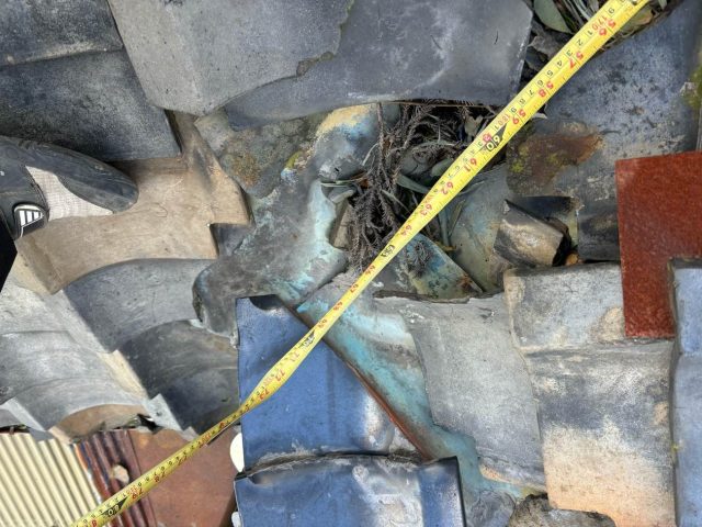 糸島市の錆びて変色した谷板金