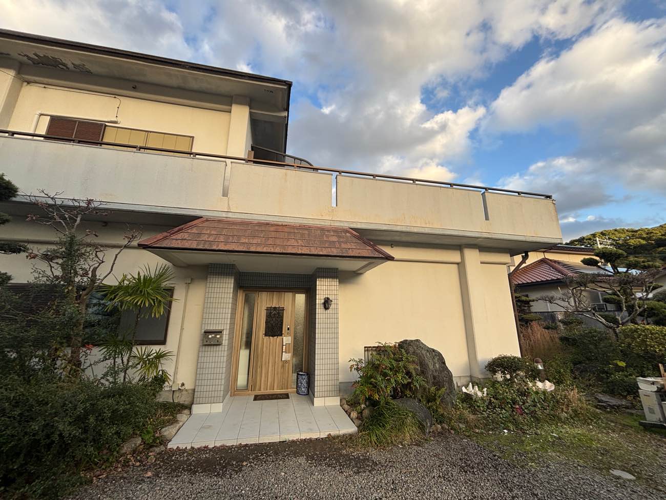 福岡市西区の色褪せたスレート