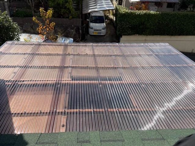 福岡市西区のポリカ波板で修理されたテラス屋根