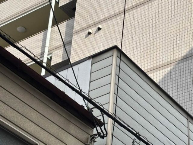 福岡市博多区の店舗の陸屋根風外観