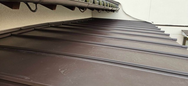 カバー工法、金属屋根の施工