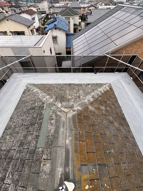 福岡市西区の屋根カバー工法、防水シート施工