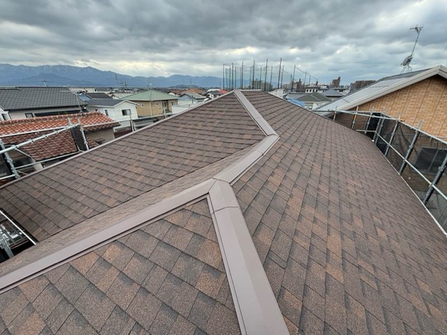 福岡市西区の屋根カバー工法、オークリッジスーパー完了