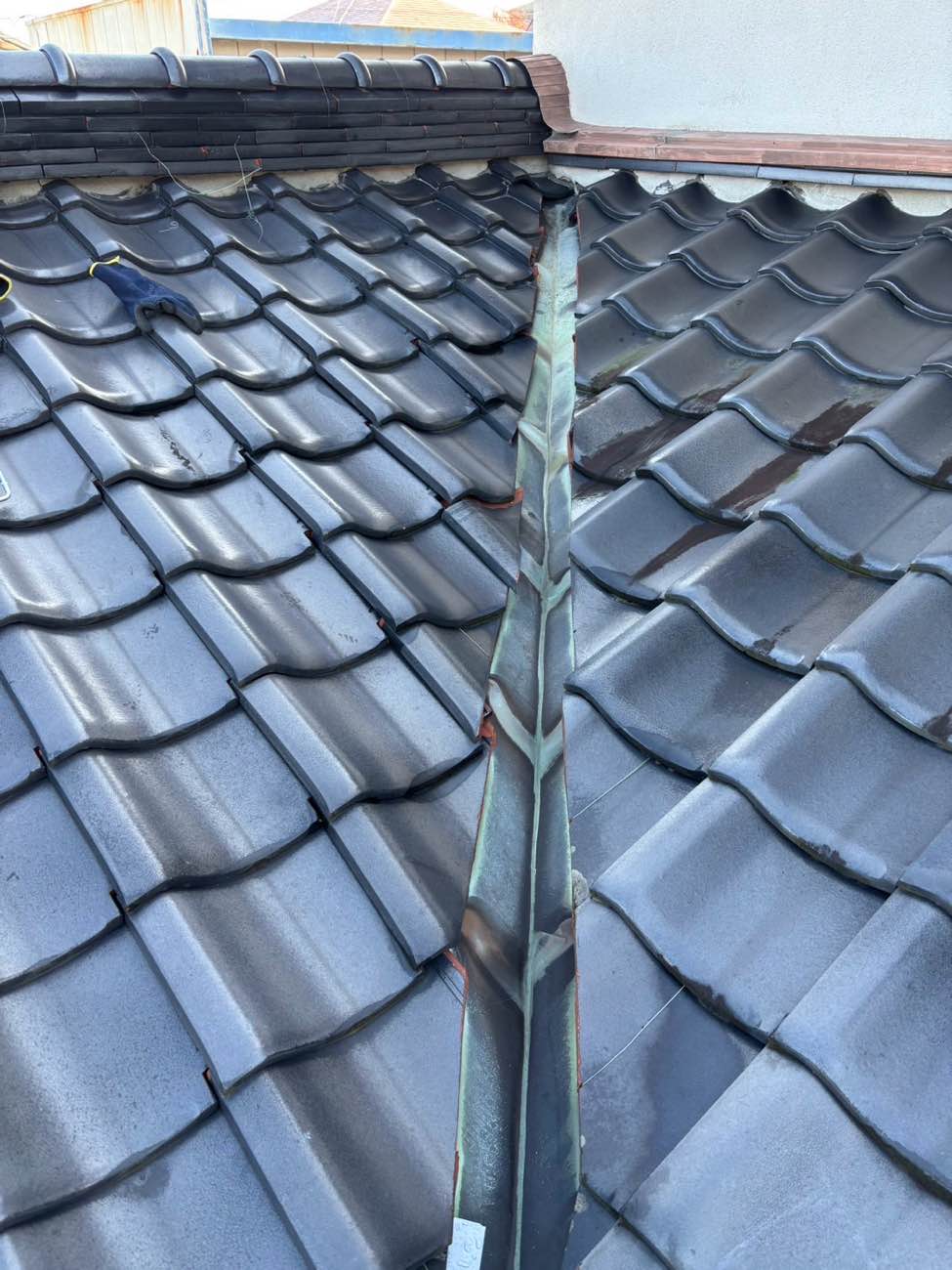 福岡県で実施した谷板金工事