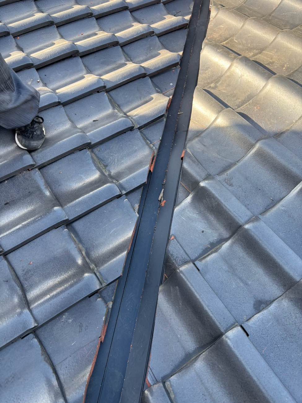 福岡県で実施した谷板金工事