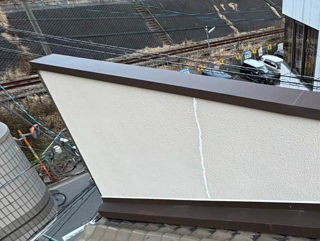 福岡市博多区の補修されたパラペット