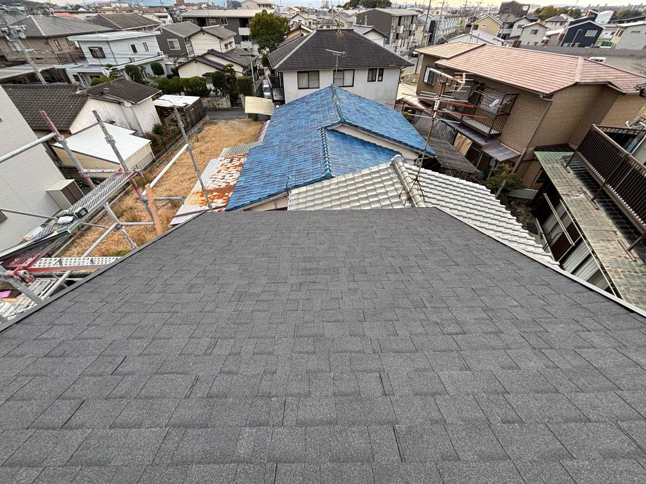 糸島市物件のオークリッジスーパーを使用した屋根葺き替え工事の完了写真