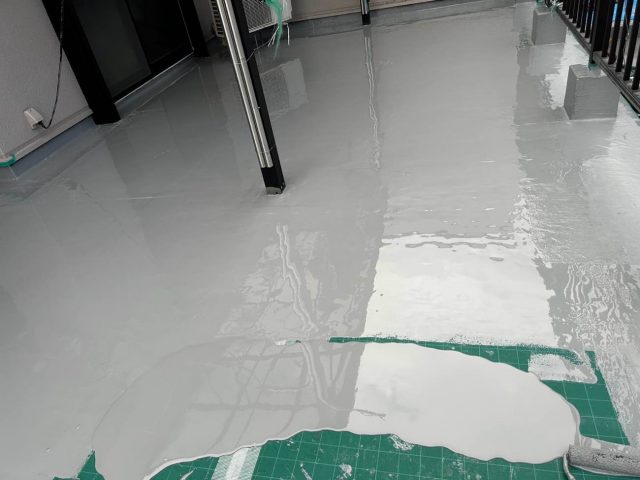 須恵町でウレタン塗料の塗布作業中