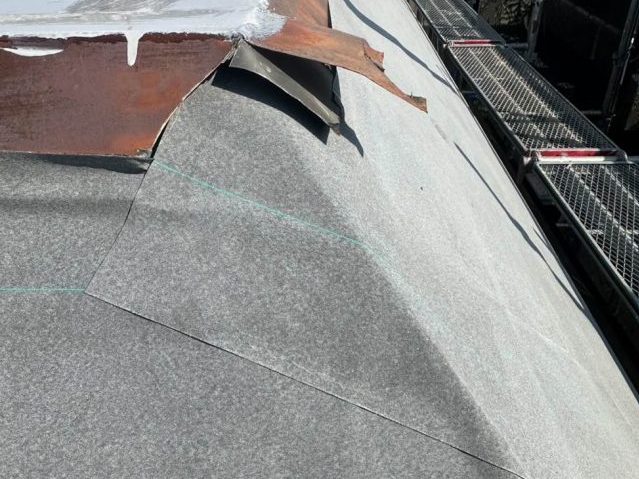 福岡市西区のカバー工事で敷いた防水シート