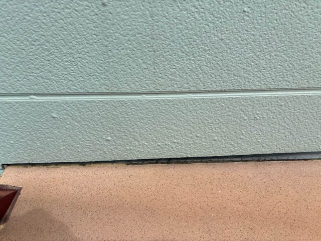 福岡市東区で雨漏り原因となっていたすき間