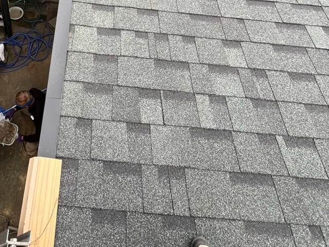 志免町にてオークリッジスーパーを使用して屋根を葺き替え