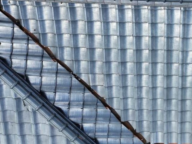 粕屋町の谷板金の錆と腐食