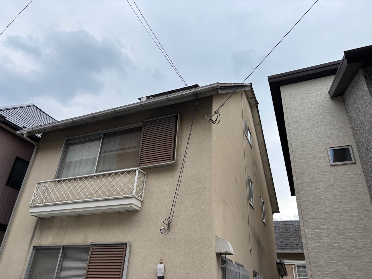 福岡市博多区物件の屋根調査、外壁の黒ずみ