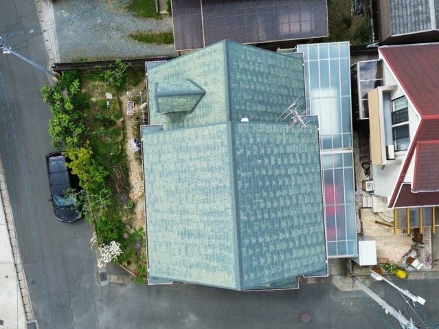 福岡市西区の10年で色褪せてしまった屋根のカラーベスト