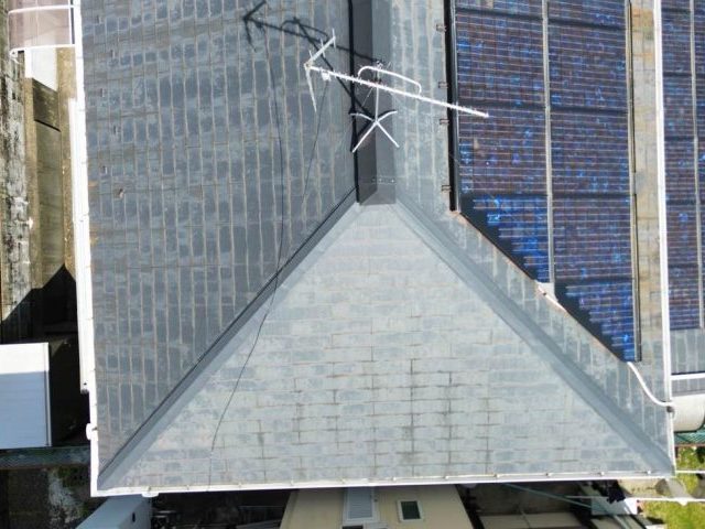 東区の塗膜の劣化が著しいスレート