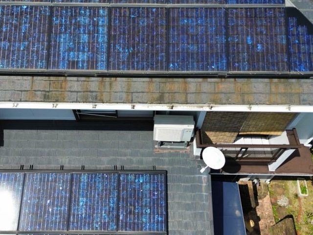 東区の色褪せが目立つスレート