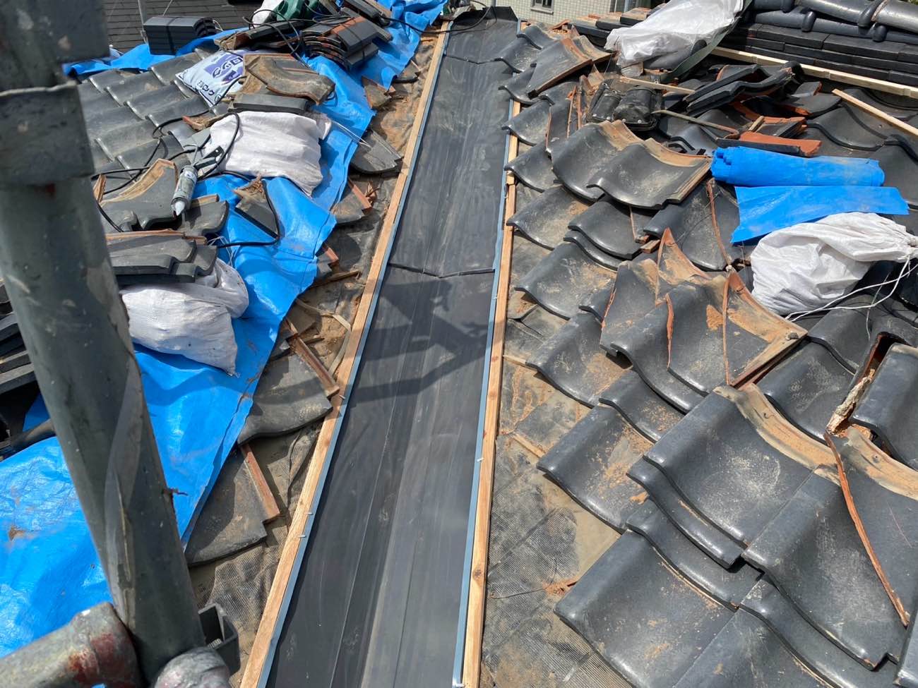 糸島市の谷板金交換工事、新規谷板金施工