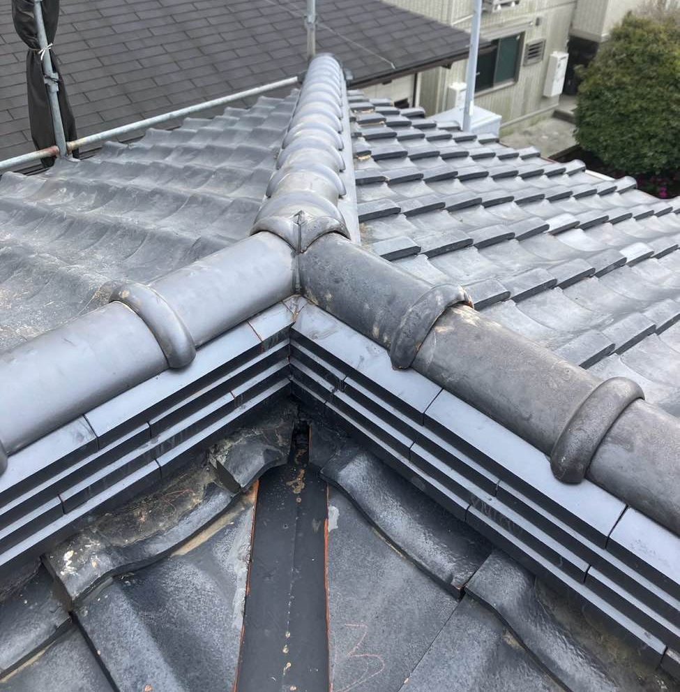 糸島市の谷板金交換工事、棟瓦取り直し