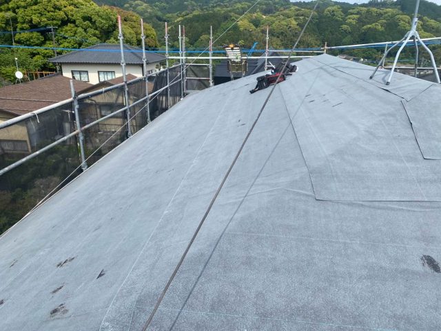 東区のカバー工事で設置された防水シート