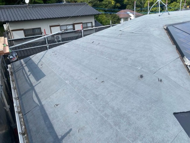 糸島市屋根工事、防水シート施工