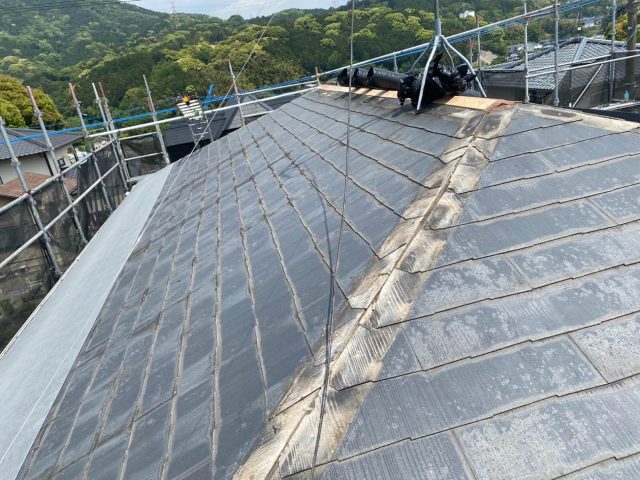 東区で既存棟を撤去した屋根