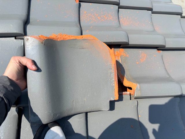 福岡市東区の調査で溶けた瓦を確認