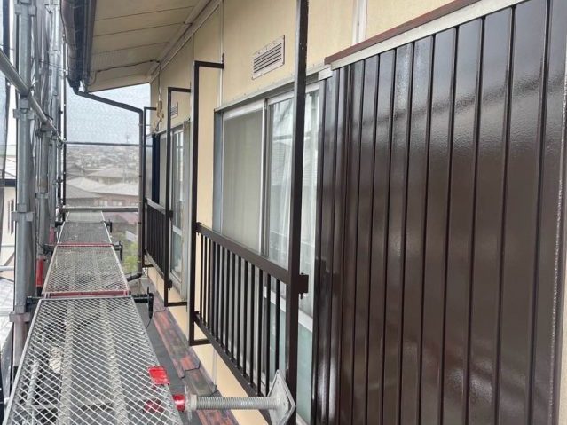 新宮町の雨戸と鉄部の塗装